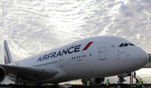 طائرة قادمة من باريس في اتجاه مراكش تجبر على العودة إلى مطار أورلي بعد الإبلاغ عن وجود متفجرات