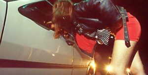 هذا ما وقع لفرنسية تصطاد الرجال وتمارس الجنس معهم في بيتها