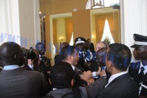 عقوبات تنتظر حراسا سابقين للملك