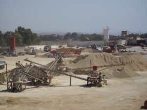 عكس توجه الدولة :مقلع للأحجار يحول ساكنة تزنيت إلى جحيم ومطالب بالتدخل العاجل