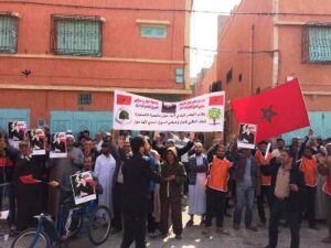 تجار و حرفيون بأيت ملول يواصلون الإحتجاج والإضراب، و يطالبون بالإنصاف 10 a 38