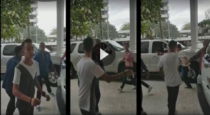 لقطة رائعة..شوفو ردة فعل الأمير مولاي الحسن بعد تجمهر عدد من المعجبين على الملك محمد السادس بأمريكا