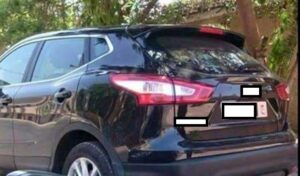 رئيس جماعة قروية يحضر إلى ايت ملول بسيارته الفارهة لأداء صلاة الجمعة