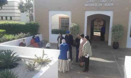 إدارة مركز الأنكولوجيا بأكادير تفيق من غيبوبتها وتنادي على مريضة بعدما نهش المرض اللعين جسدها و بعد أشهر طويلة من الانتظار