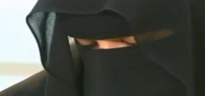 امرأة تطلب الخلع من زوجها بسبب مواعيد الغداء!