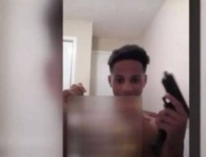 طفل يقتل نفسه على المباشر بطريقة مروعة في الفايس