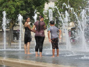 الى ساكنة أكادير والنواحي:5 نصائح للوقاية من درجات الحرارة المفرطة