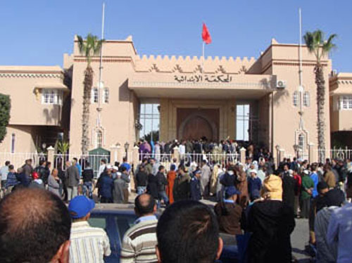 ابتدائية تيزنيت تدين 10 باعة متجولين بالحبس النافذ