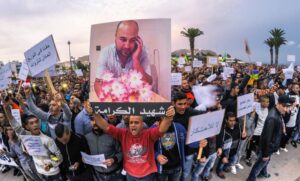 مسيرة الحسيمة تحبس الأنفاس هذا اليوم ..و النشطاء يتشبثون بالاحتجاج والسلطات تواصل حشد قواتها