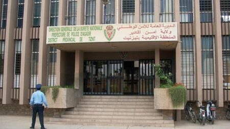 "بزنازة" يحولون حياة ضابط شرطة بتيزنيت إلى جحيم