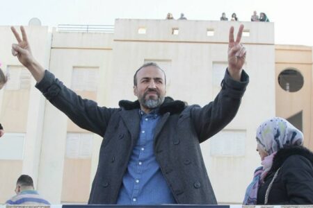 عاجل.. اعتقال محمد جلول بالحسيمة بعد إعلانه عن الإضراب العام عاجل.. اعتقال محمد جلول بالحسيمة بعد إعلانه عن الإضراب العام