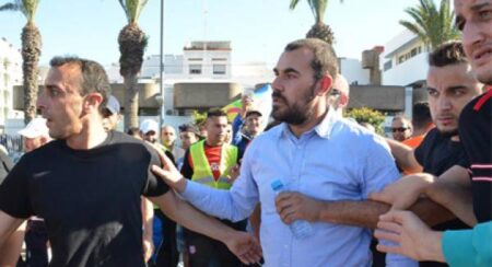 معطيات جديدة ..بهذه الطريقة اعتقل "البوليس" ناصر الزفزافي وهذا ما يجري في محيط منزل عائلته