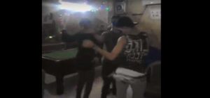 (فيديو صادم):تيزنيت تهتز على وقع حفل جماعي لشواذ جنسيا داخل مقهى بالمدينة بطقوس نسائية
