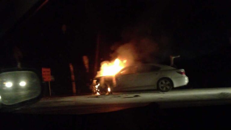 مصرع امرأة جراء حروق تسبب فيها “شارجور” داخل سيارتها