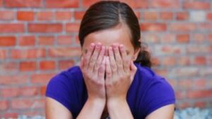 خطير جدا:معلمة تغتصب تلميذتها داخل مرحاض المدرسة