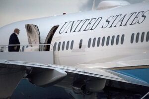 نجاة طائرة ترامب من الانفجار في الجو