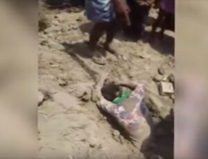 (+فيديو مثير):فتاة تخرج من قبرها حية بعد ثلاثة أيام من دفنها