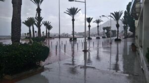 أمطار الخير تعود من جديد إلى أكادير مصحوبة برعد قوي