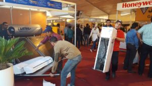 الزيارة الملكية رسمية والدليل :إخلاء ساحة الأمل من معرض البناء