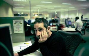 12 نصيحة لمحاربة الملل في العمل