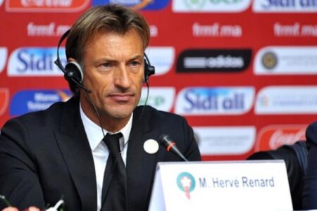 "رونار" يكشف عن معالم التشكيلة المرتقب أن يشارك بها خلال منافسات كأس أفريقيا للأمم.
