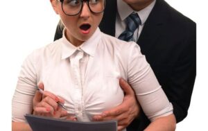 أستاذ الجنس مقابل النقطة: طلب من محجبة ارتداء ملابس مثيرة وهذا ما فعله بها 5 تحرش
