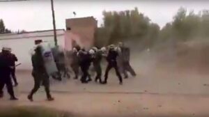 عزل خطيب يشعل مواجهات بين الأمن ومواطنين وهذا ما وقع