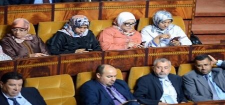 ممثلو الأمة يشعرون ب"الإهانة" بسبب تمكينهم من هواتف قديمة الماركة