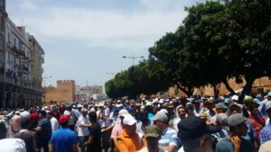 فيديو مسيرة حاشدة بالرباط.. انطلقت بشعار: “المخزن حذاري.. كلنا الزفزافي”