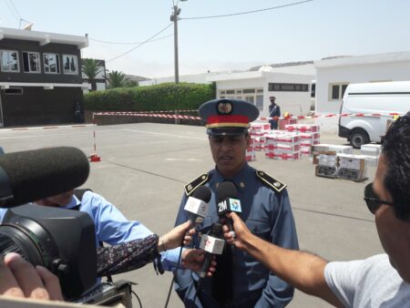 +فيديو وصور : درك تارودانت يحجز كمية كبيرة من السجائر و”المعسل “المهرب +فيديو وصور : درك تارودانت يحجز كمية كبيرة من السجائر و"المعسل "المهرب