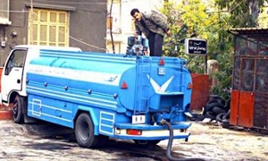 جمارك أكادير تضرب بقوة وتكتشف مستودعا لبيع المحروقات بطريقة غير قانونية بأيت ملول