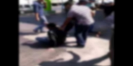فيديو خطير:صحاب شرع اليد بأكادير يوقفون لصا محترفا حاول سرقة 4 مليون من داخل سيارة ويشبعونه ضربا وهذا ما وقع
