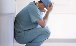 خطير:طبيب اختصاصي معروف يسرق بويضات مهاجرة مغربية وباعها لنساء يعانين من العقم