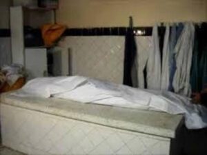 فاجعة:شاب ذهب ليقدم واجب العزاء في وفاة صديقه فسقط ميتا بين المعزين