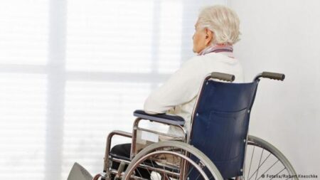 دراسة: السكن قرب الطرق المزدحمة يزيد من خطر الإصابة بالخرف دراسة: السكن قرب الطرق المزدحمة يزيد من خطر الإصابة بالخرف