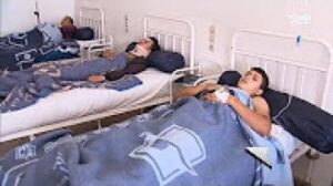 وفاة ثلاثة أشخاص في حادثة اصطدام حافلة  بشاحنة كبيرة