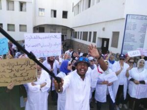 ممرضات وممرضو مصحة الضمان الإجتماعي بأكادير،يطالبون بتطبيق القانون دون تمييز وتحسين ظروف العمل وتوفيرالحماية الإجتماعية.