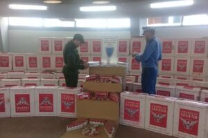 جمارك أكادير تعرض مليون و760 ألف سيجارة من العلامات التجارية المعروفة عالميا، مهربة وسط مقطورة لنقل الأسماك