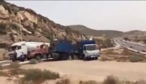 فيديو الاصطدام القوي بين شاحنة كبيرة محملة بالبوتان و أخرى بالوقود بأكادير