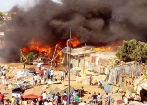 النيران تلتهم سوقا بسلا، ودخانه يصل العاصمة الرباط