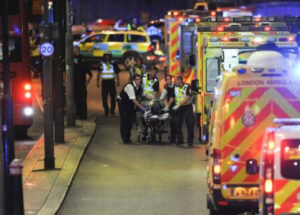 حصيلة أولية لفاجعة لندن :مقتل 6 وإصابة 50 شخصا 8 attentat londres au moins 20 personnes hospitalisees 474x340
