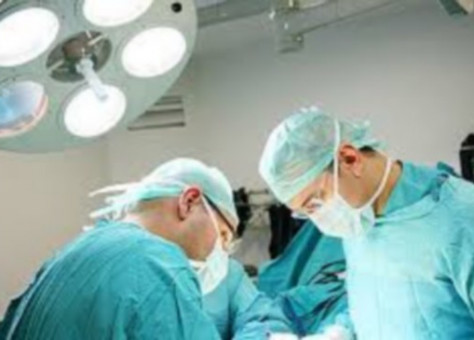 أطباء يكتشفون 1400 يورو داخل معدة لاجئ سوري!