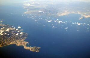 طفل مغربي يحقق “المهمة المستحيلة” ويصل إلى إشبيلية بين عجلات حافلة