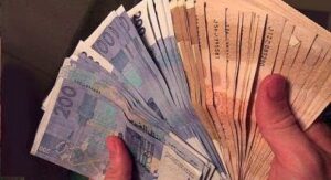 أنباء عن صرف أجور الموظفين قبل عيد الفطر