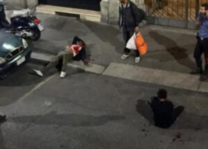 تلميذ يقتل طالبا و يسلم نفسه للشرطة: