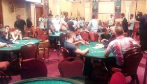 تفاصيل مثيرة عن اعتقال الأمن لعصابة هاجمت فيلا للقمار بحضور مدير تلفزيون ورجال دولة