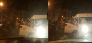 شاب يعتدي على “خطاف” بعدما شاهده يقبل شقيقته القاصر داخل سيارته