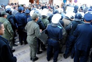 عفو ملكي قريب على نشطاء حراك الريف و الأمور ماضية إلى الحل بشكل نهائي