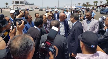 بالصور:والي سوس ماسة يحل مشكل ساحة بيجوان العالق و يكشف عن موعد افتتاحها في أول ظهور عام