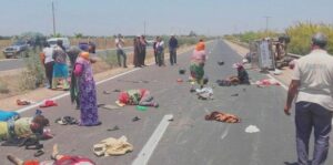 انقلاب شاحنة تقل العاملات الزراعيات ببيوكرى ونقل المصابين إلى مستعجلات الحسن الثاني 2 1 205